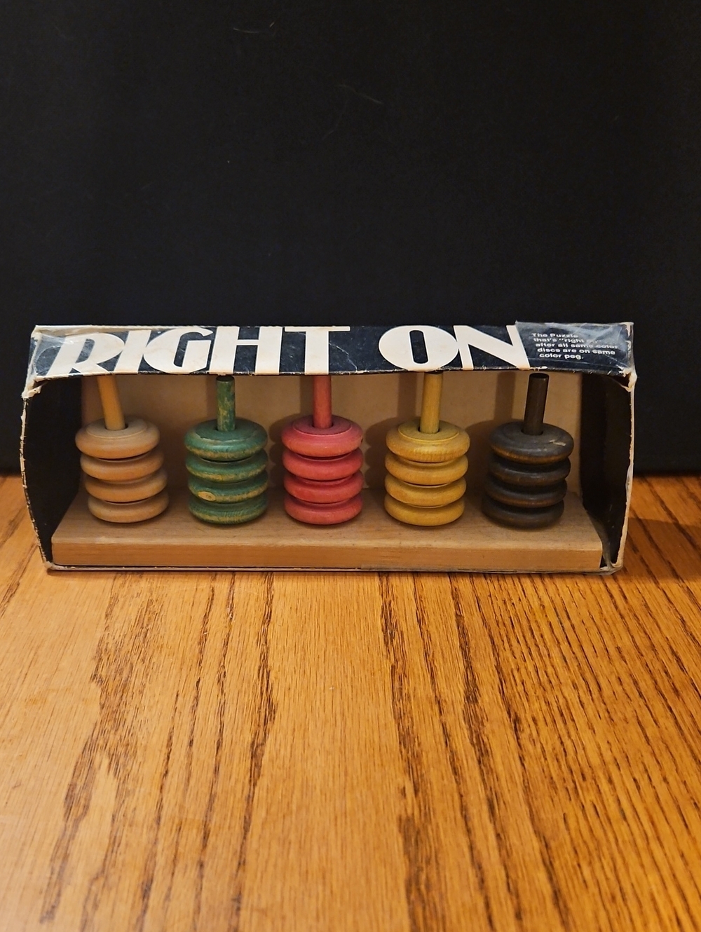 RIGHT ON - Vintage Puzzle Game